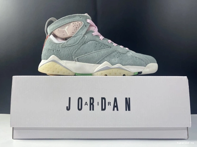 Retro Grey Neutral Air Jordan CT8528-002 7 0702